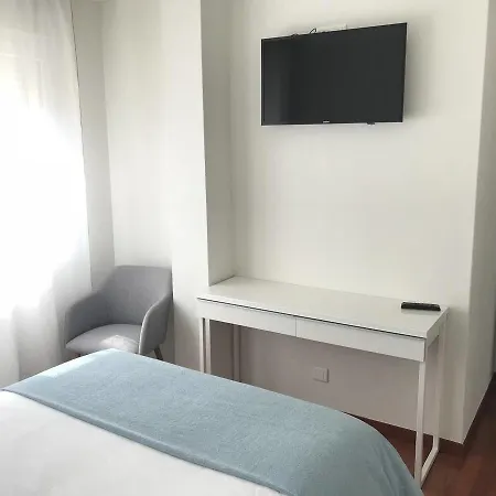 Atico Muy Luminoso Con Amplia Terraza Y Vestidor * Santiago de Compostela
